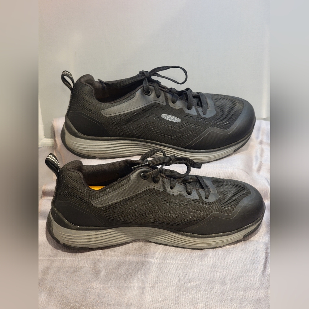 KEEN Utility Work Shoes WMS 9.5W Black Composite Toe EH ASTM F2413-18